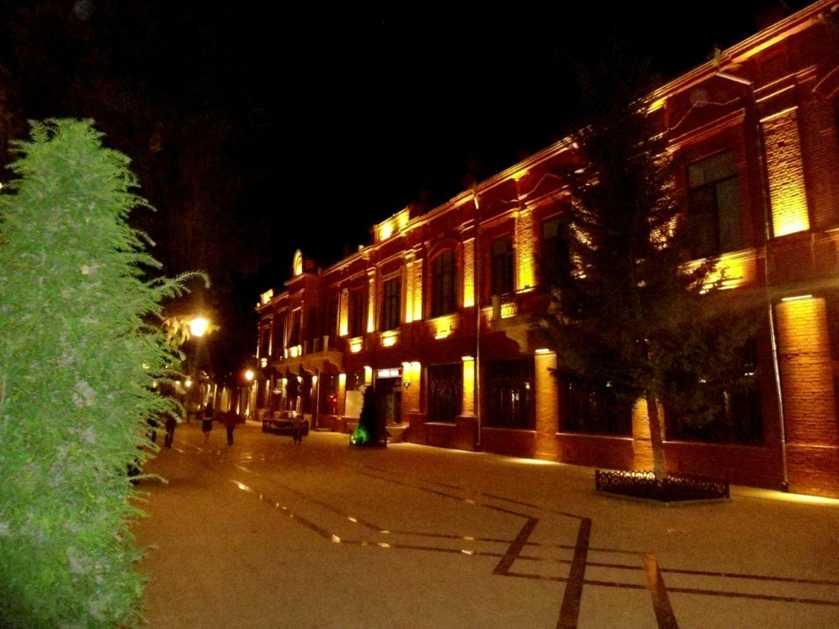 Khurma Hostel 占贾 外观 照片