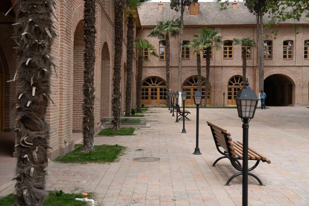 Khurma Hostel 占贾 外观 照片